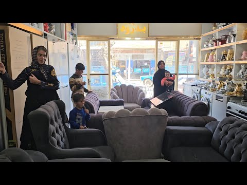 Going to the market to buy things and the high prices due to the war situation in the country