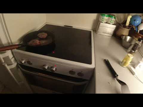 MongoTV_7410 - Mongo Madskole - HAKKEBØFFER Med FLØDEKARTOFLER