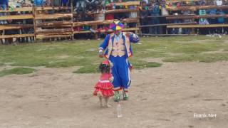 humor comedia de payasos y perro bailarin malabaristas, Fiestas de la Paz, Nabon Azuay