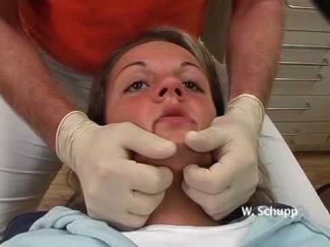 Muskel- und Halswirbelsäulen Treppe HWS-Syndrom bei Säuglingen