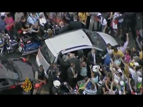 PAPA NE BRAZIL PANIK NDER FORCAT E SIGURISE RREZIK PER ATENTATE LAJM