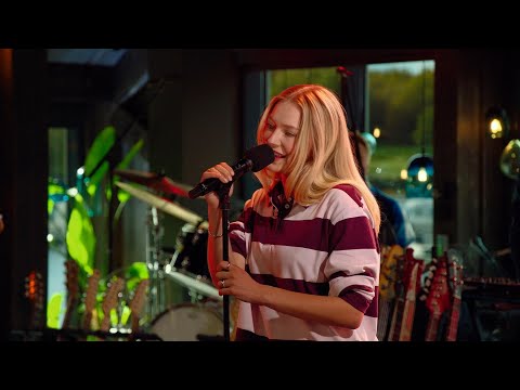 Astrid S - Nanana (w/ Hver gang vi møtes) on Spotify Charts