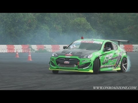 Hyundai Genesis Coupe Drifting Race