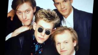 Level 42 - Sandstorm &amp; Eyes Waterfalling - New York Bottom Line - 1983