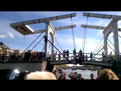 2. Nick Warren & Johnny de Mol, King's Day 2015