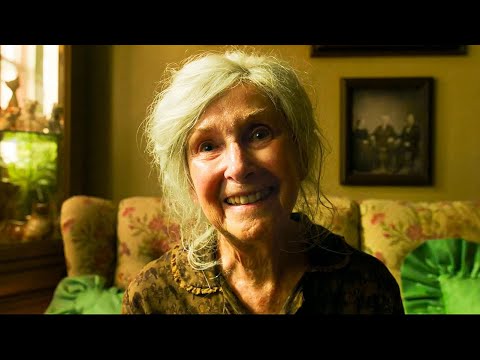 Beverly and the Old Lady scene | IT Chapter Two