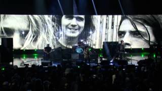 Members of Nirvana w/ Joan Jett – "Smells Like Teen Spirit" Live at 2014 Rock Hall Induction