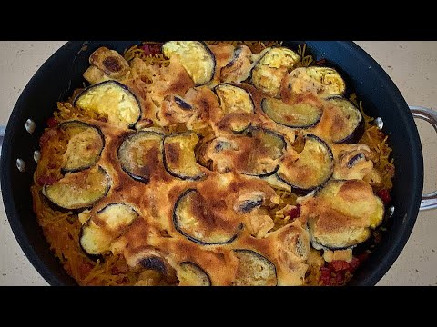 Fideuà de berenjena y champiñones gratinada con alioli