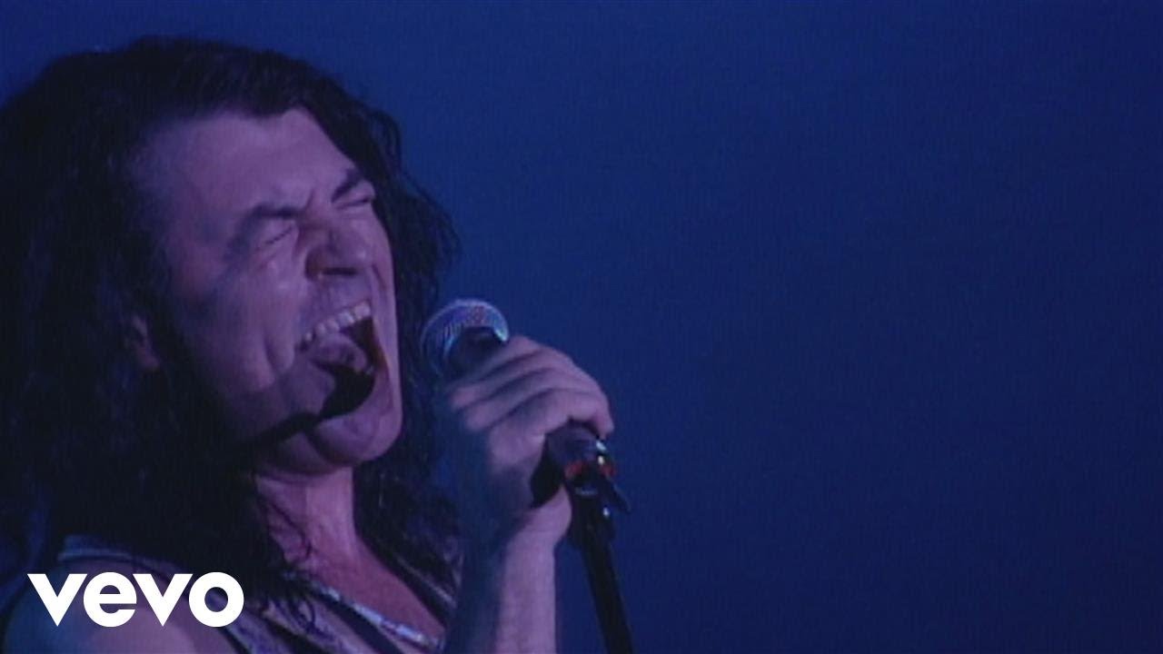 Deep Purple - Smoke on the Water (from Come Hell or High Water) - YouTube