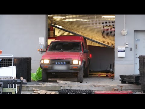 Smash and grab-kupp mot elbutik i Sollentuna