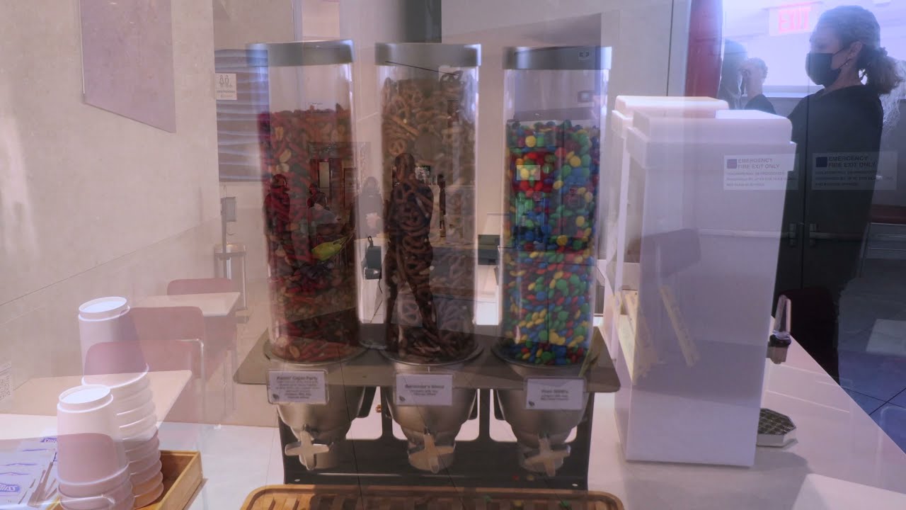 American Airlines Admirals Club thumbnail