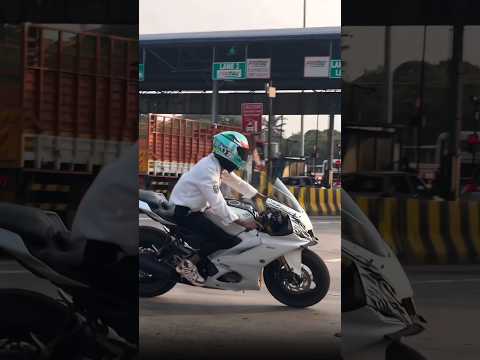 white colour yamha r15 v5 !! #trending #biker #rider #shorts #foryou #ytshorts #sports #ktm#zx10r