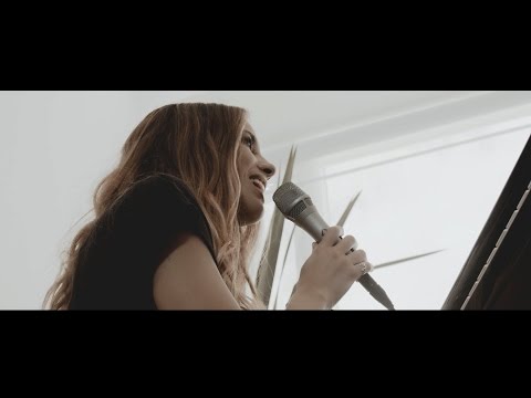 Debi Nova - Hasta El Fin (Acoustic Live)