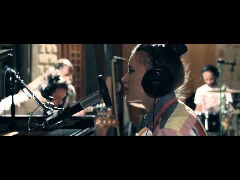 IZA - Questions ( live )