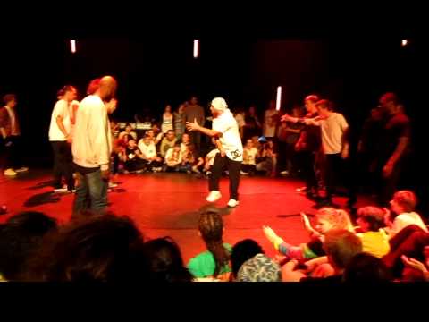 Floorknights vs Cockroachez part 1