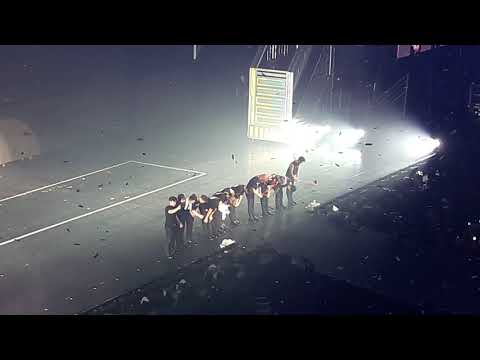 EXO - Ending Photo time - 190922 - EXplOration in Bangkok Day 3