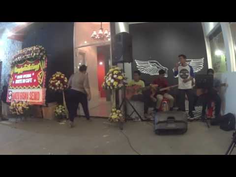 I'm Not The Only One & Pilihanku  - Roostercoustik (Cover)