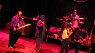 manic hispanic - she turned into a llorona