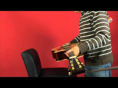 3.3 Plek ist weg • Plektrum schnell aus der Gitarre holen