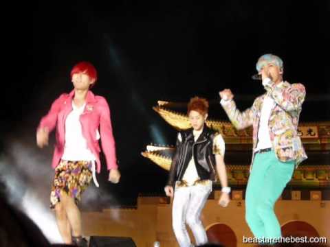 [Fancam] BEAST 120726 - Beautiful Night #1 (Guerilla Concert in Gwanghwamun Square)