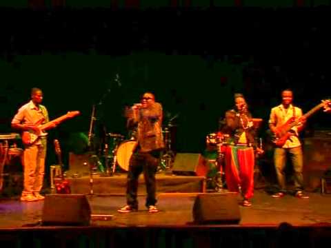 NEBO.TESLEE live performance "I Wanda" [2012]