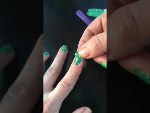 download lagu mp3 mp4 Color Street Nails Tips, download lagu Color Street Nails Tips gratis, unduh video klip Color Street Nails Tips