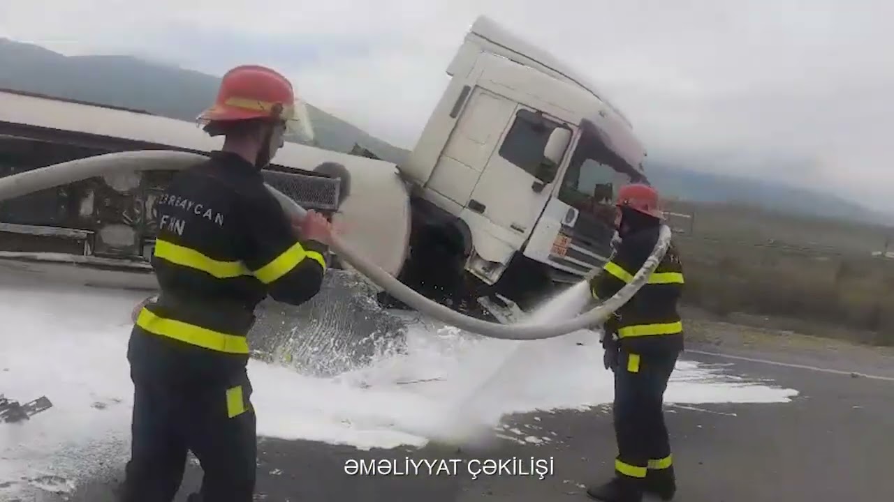 Bakı-Quba yolunda yanacaqdaşıyan avtomobil aşıb VİDEO