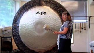 Judy Strauss 80 inch Paiste Gong.wmv