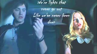 The Girl and the Dreamcatcher - Glowing in the Dark (Lyrics)