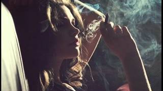 Charlotte Gainsbourg - Le chat du café des artistes