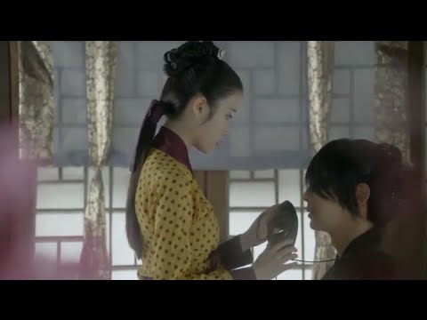Hae Soo remove mask for Wang So Ep8 解树帮王昭拿下面具 Scarlet Heart Ryeo 步步惊心丽