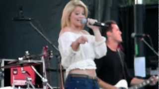 Lauren Alaina - Growing Her Wings