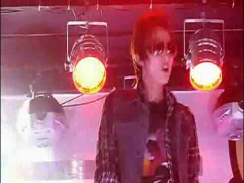 ZE:A performs Hood Star (Predebut)