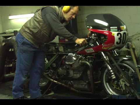 Motomania-Guzzi auf dem Dynotec-Prüfstand