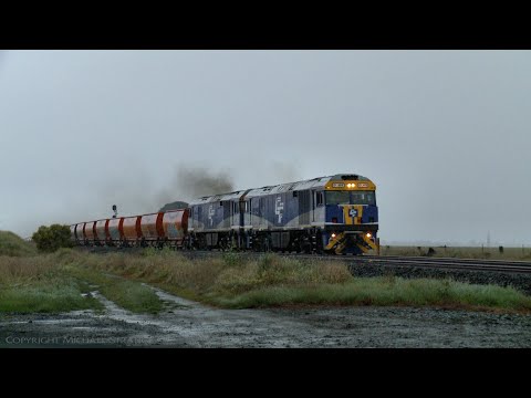 QUBE Ballast Train With GL103 & GL108 - PoathTV Australian Railways