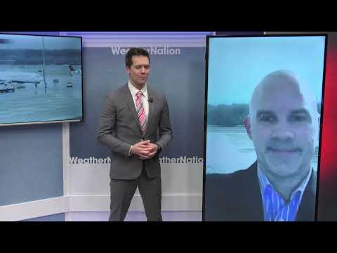 Memphis Airport Deals With Ice Storm