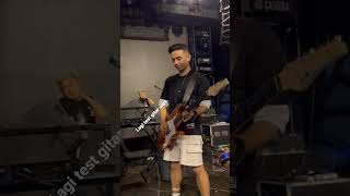 Download lagu Onci test gitar sebelum manggung #shortsvideo #shorts #ungu #onci mp3
