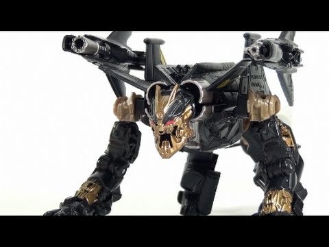 Video Review of the Transformers 3 Dark of the Moon (DOTM) Cyberverse Decepticon Hatchet