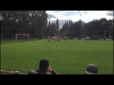 Vrije trap van Advendo speler Jesper Seuntjes