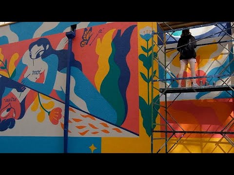 Festival de arte de rua transforma cidade russa em galeria de arte ao ar livre