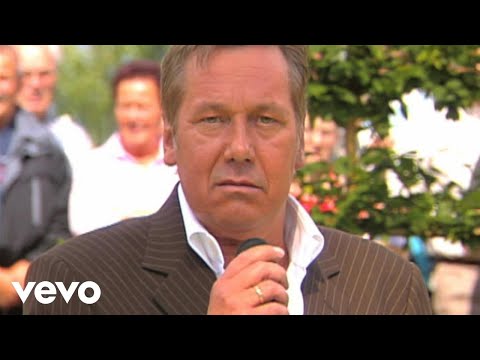 Roland Kaiser - Sie liesse sich so gerne fallen (ZDF-Fernsehgarten 29.8.2004)