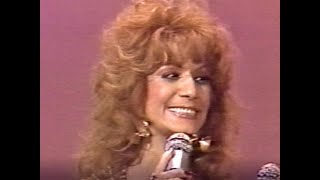 Dottie West Patsy Cline Medley : Beautiful Live Version with Orchestra