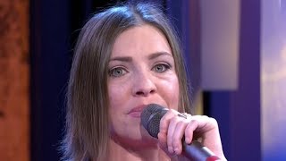 Loredana Errore: &quot;Dio mi ha salvato dopo l&#39;incidente stradale&quot; - La Vita in Diretta - 06/02/2018