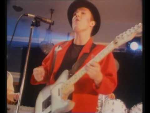 Time Bandits - I'm Only Shooting Love (1985)