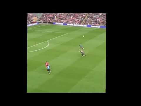 Albert Riera Stunning goal for liverpool