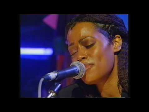 Videoclip de I Ain't Movin' (Live) — Des'ree