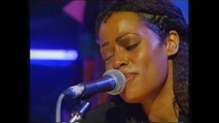 Des&#39;ree - I ain&#39;t Movin&#39; - live TV performance - plus Morning Has Broken