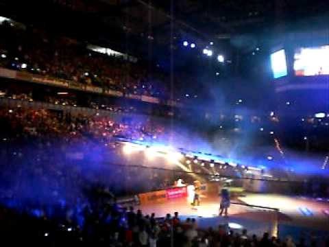 FINAL FOUR 2009: Halbfinale - HSV Handball Einlauf