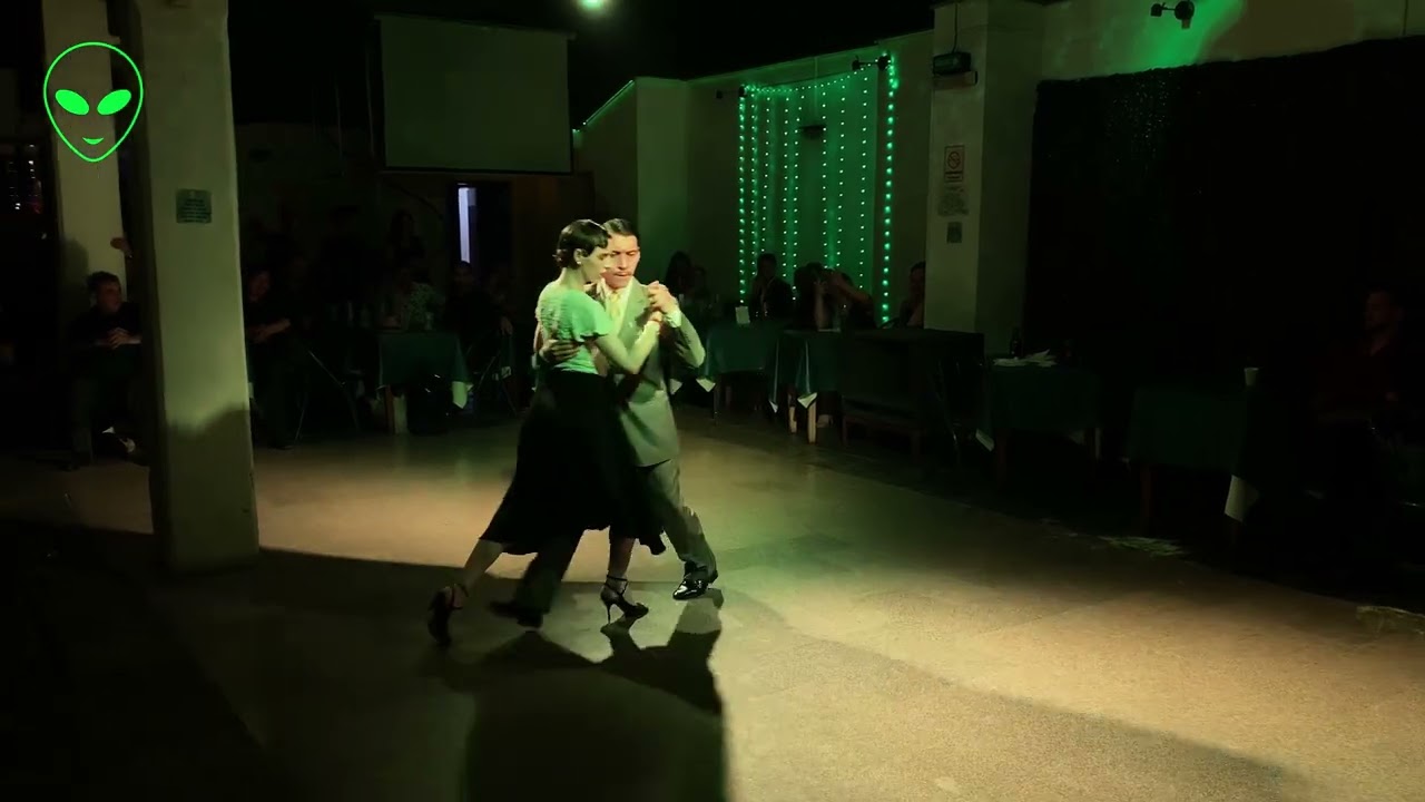Luciano Millaqueo y Celeste Cimino - En Juernes Milonga - (2/3)