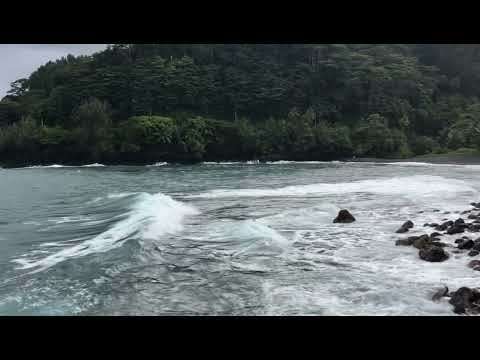 Tahiti : Waves at Matavai Bay